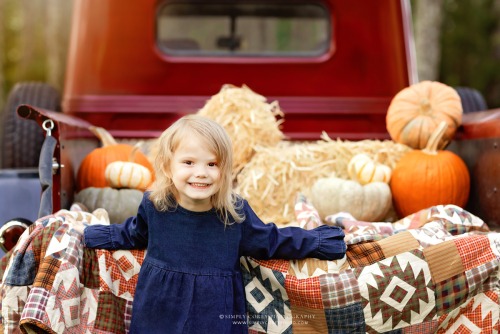Outdoor Fall Truck Mini Sessions