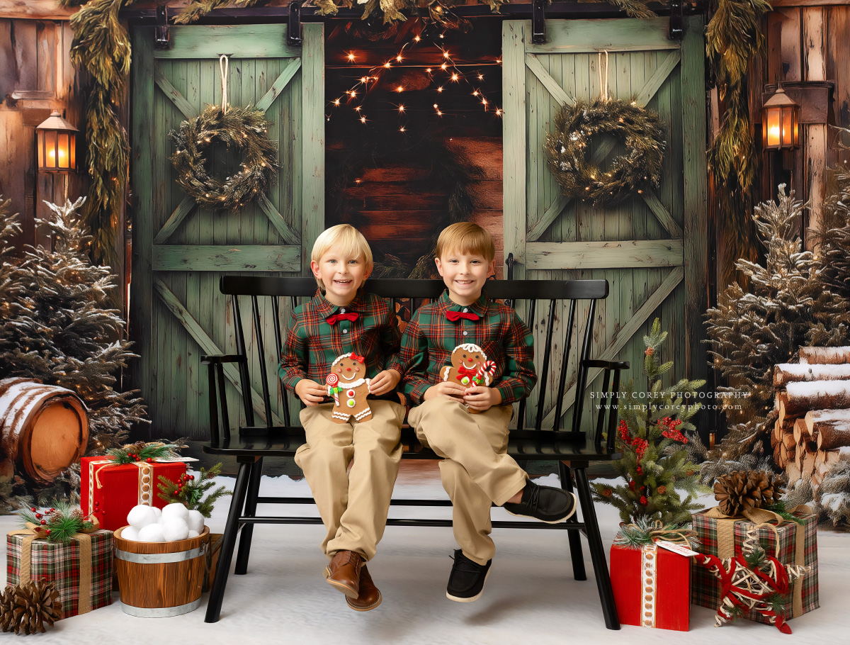 Evergreen Barn Studio Mini Sessions | 13Johnson-Santa.jpg