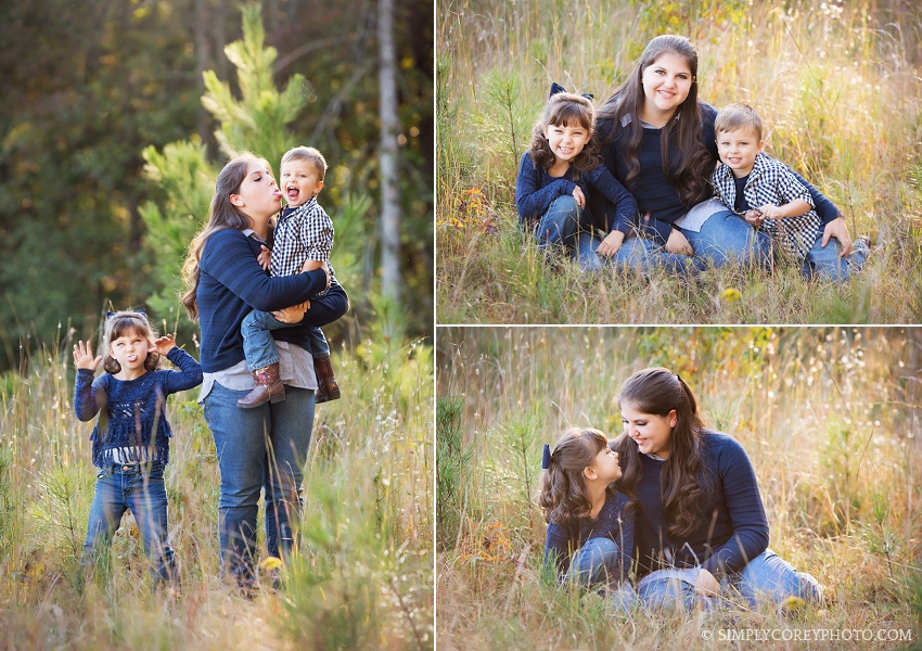 Outdoor sibling photos by Atlanta family photographer