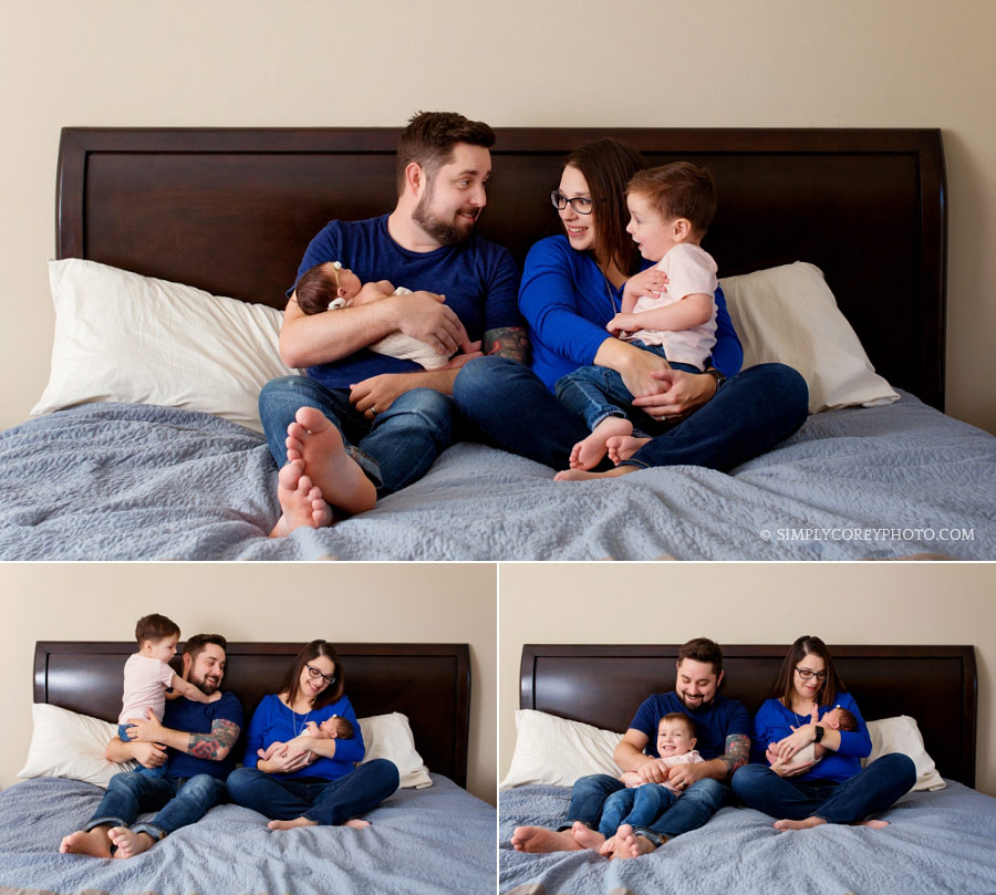 newborn photographer Bremen, family lifestyle photography on a bed