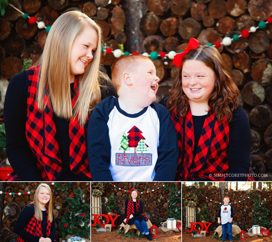 Bremen holiday mini session with siblings outside in Christmas outfits