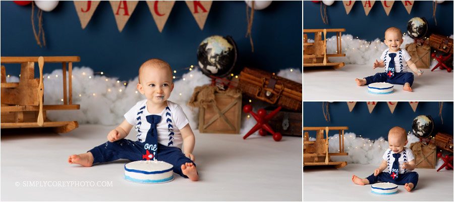 Bremen cake smash photographer, baby boy and an airplane theme