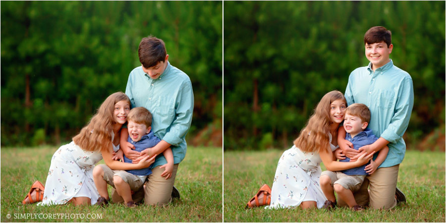 Villa Rica family photographer, siblings  playing outside