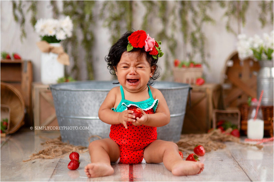 Newnan baby photographer, baby crying during milestone mini session