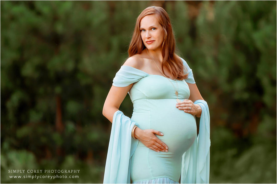 Villa Rica maternity photographer, pregnant mom in green dress