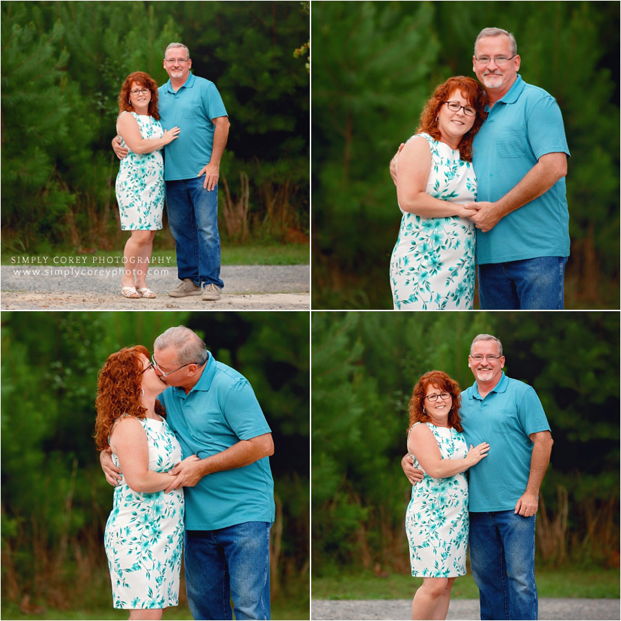 Carrollton couples photographer, parents during an outdoor session
