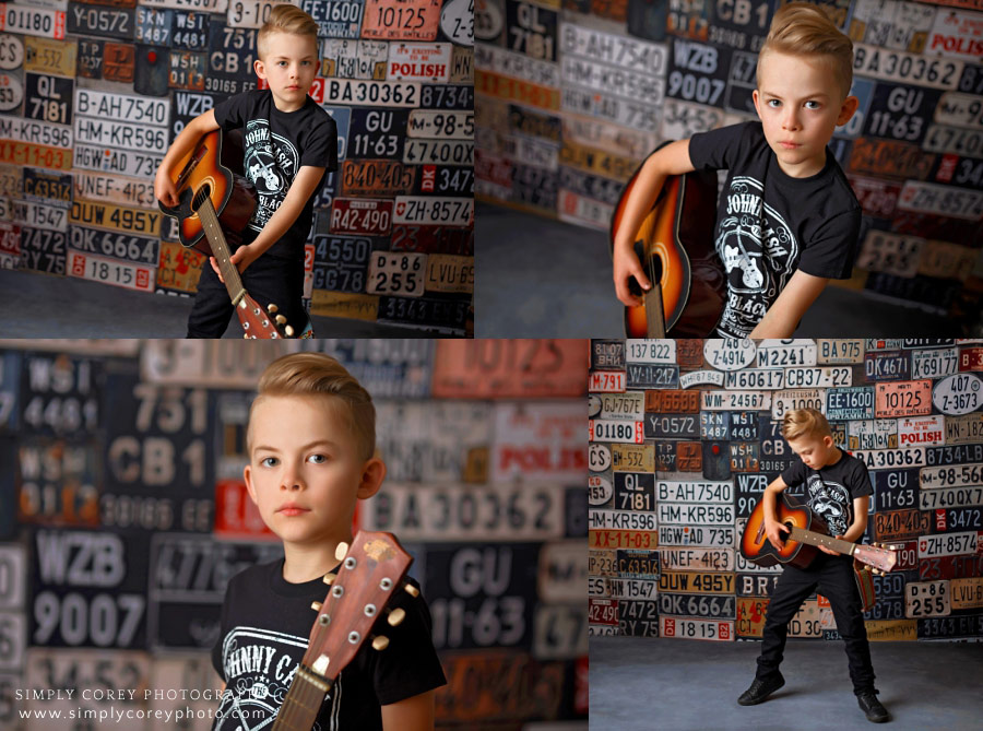 Bremen photographer, child with guitar on license plate backdrop