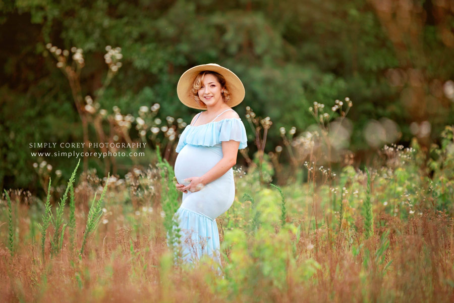 Atlanta maternity photographer, summer portrait in country field