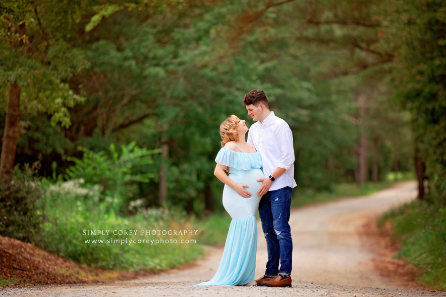 maternity photographer near Atlanta, outdoor couples portrait on dirt road
