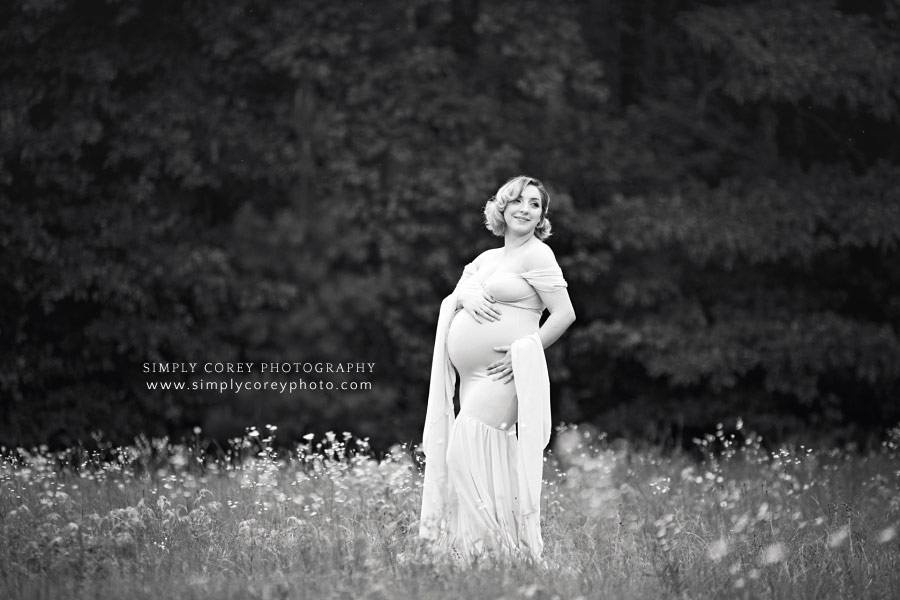 Villa Rica maternity photographer, black and white outdoor pregnancy portrait