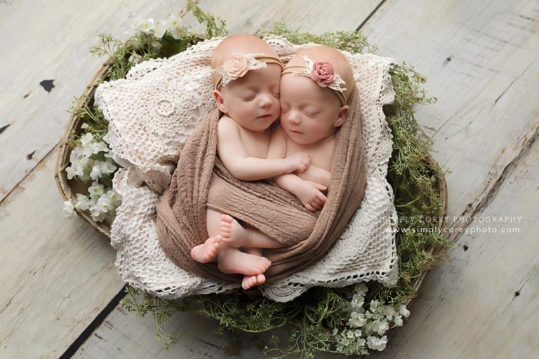 Adalyn & Emilia’s Newborn Session: Twins