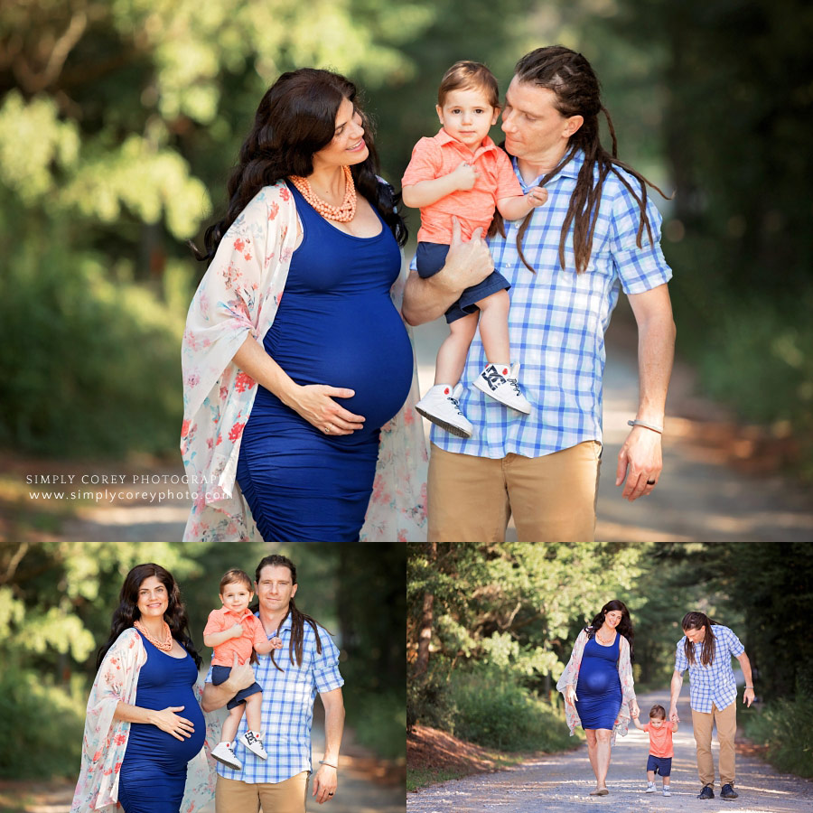 Douglasville family photographer, outdoor maternity session on a country road