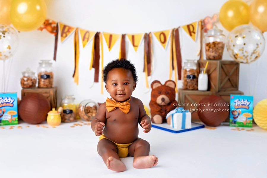 Newnan baby photographer, six month session with teddy graham theme