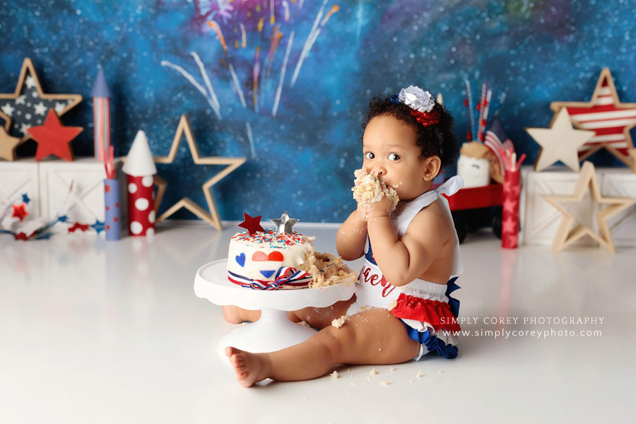 Peachtree City cake smash photographer, 4th of July one year studio session