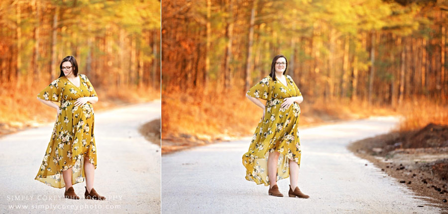 Bremen maternity photographer, pregnant mom on country road