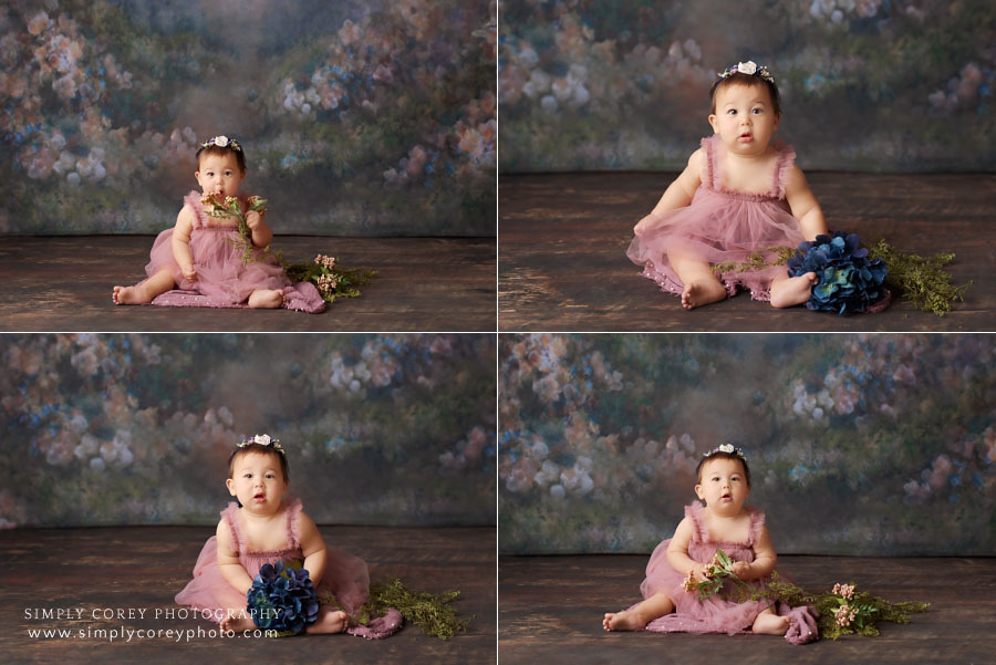 Bremen baby photographer, sitter session with girl in tulle dress and floral backdrop