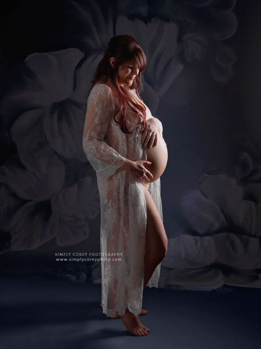 maternity photographer near Atlanta, studio portrait of mom in lace kimono