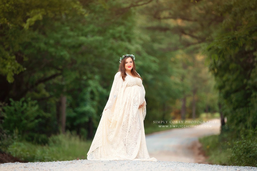 Dallas maternity photographer in Georgia, outdoor portrait on country road in lace boho dress