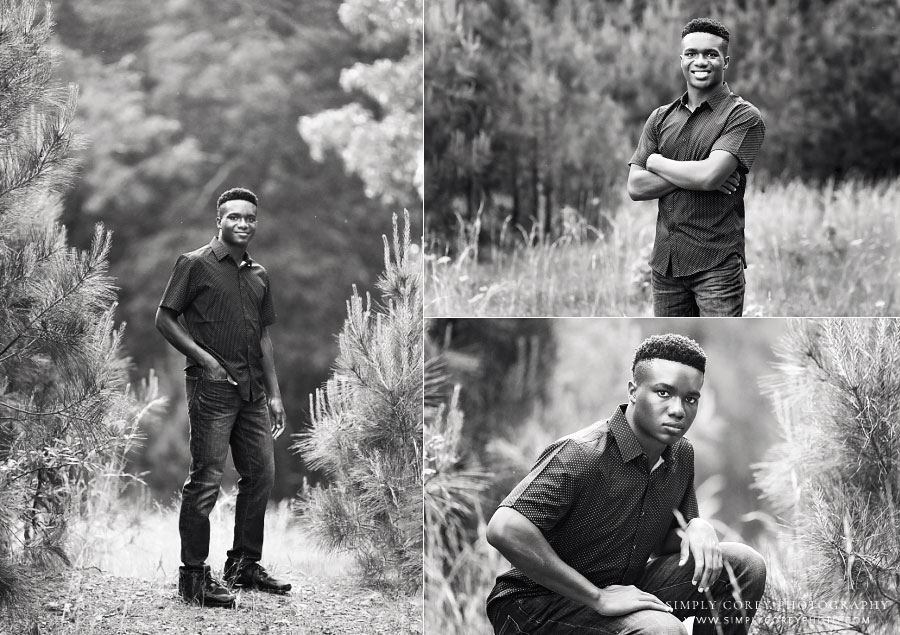 Hiram senior portrait photographer, black and white photos of teen boy in field