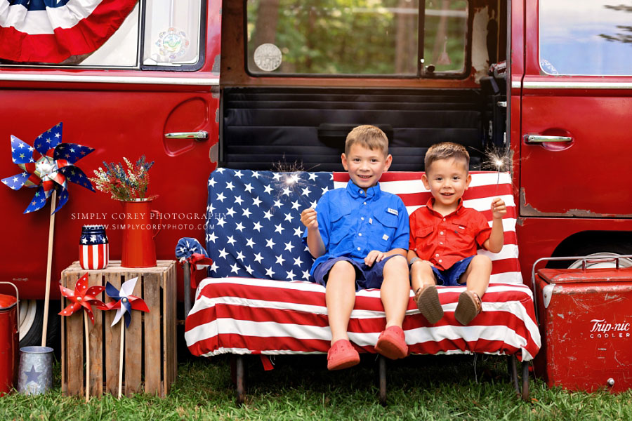 Villa Rica mini session photographer, kids outside with sparklers for 4th of July with VW bus