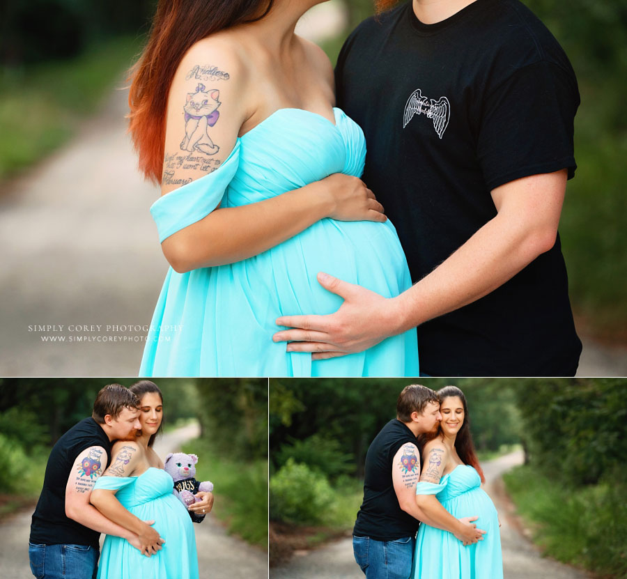 maternity photographer near Lithia Springs, expecting couple with tattoos outside