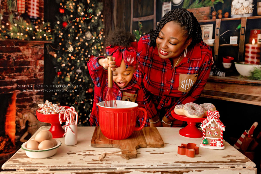 Atlanta Family Photographer Mom Child Christmas Kitchen Mini Session 