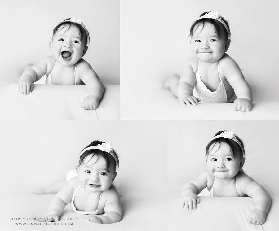 baby photographer near Bremen, studio milestone with black and white photos of girl smiling