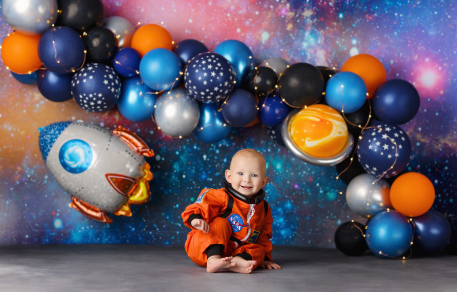 Hiram baby photographer, outer space theme with balloon garland