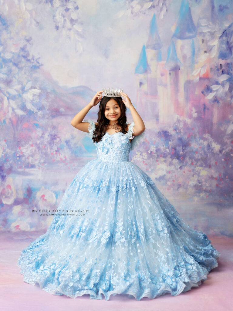 Villa Rica dream dress photographer, child on blue princess studio set